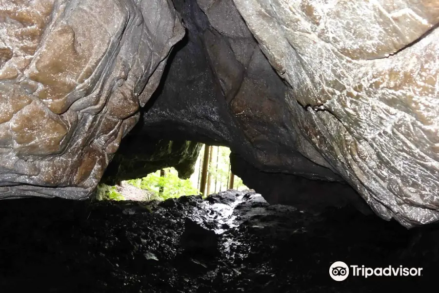 Osuzawa Limestone Cavern