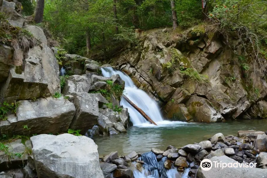 Zaskalnik Watrefall (Wodospad Zaskalnik)