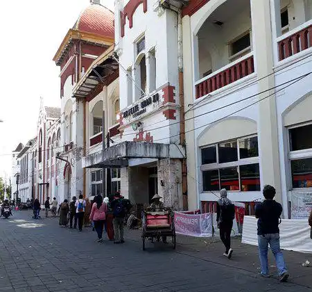 Các khách sạn gần PT. Perkebunan XV Building