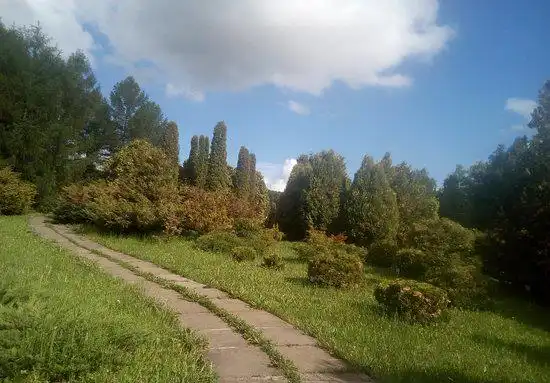 Отели рядом с достопримечательностью «Ботанический сад-институт УНЦ РАН»