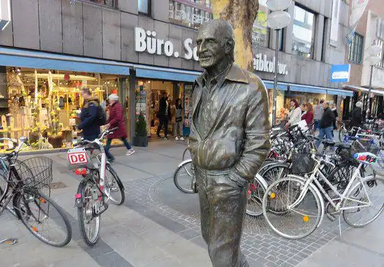 Hotel in zona Siegfried Sommer Statue
