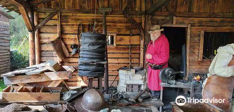 Zelazny Tygiel Walonski- Osada Poszukiwaczy Skarbow