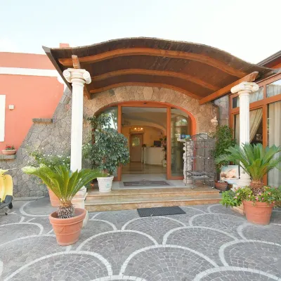 Hotel Villa Franca Hotels in de buurt van Forio - Piazzale San Francesco