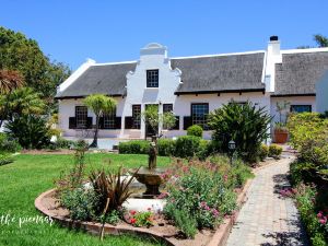 Cape Village Lodge