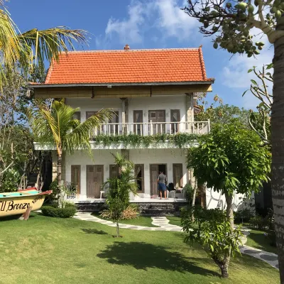 อูลูวาตู บรีซ วิลเลจ โรงแรมใกล้หาดลาบวน ไซต์