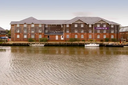 Premier Inn Isle Of Wight (Newport) Отели в г. Ньюпорт