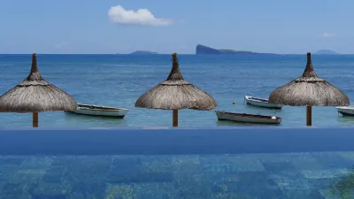Seapoint Boutique Hotel Hotel dekat Mont Choisy Beach