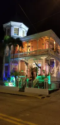 The Artist House - 5-Star