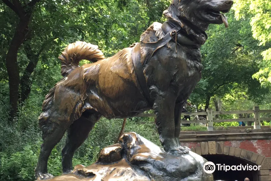 Balto Statue