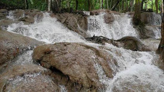 Pha Tad Waterfall