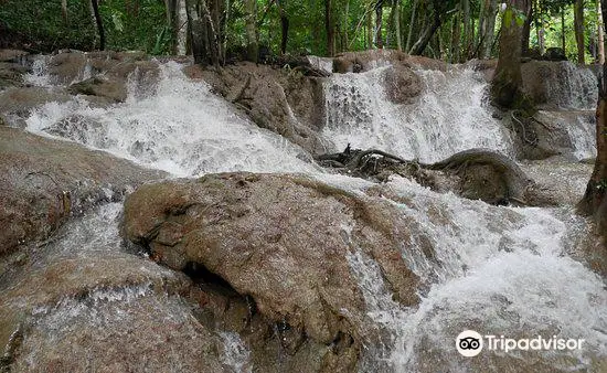 Pha Tad Waterfall