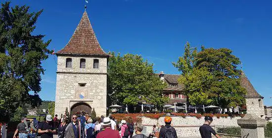 Hotels near Castle Worth