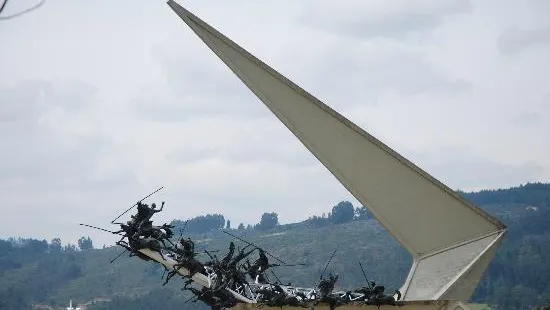 Pantano de Vargas  Monumento a los 14 lanceros