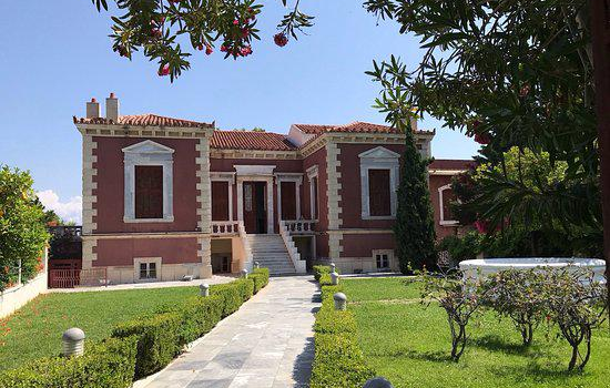 Red House of Maliou family