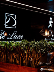 De Luxe restaurant & club