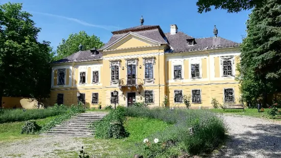 De La Motte Castle Noszvaj