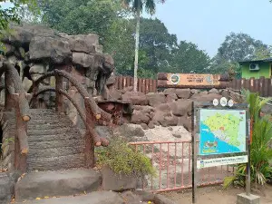 Taman Buaya & Rekreasi Melaka (Melaka Crocodile & ​​Recreational Park)