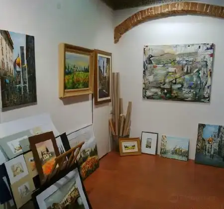 Các khách sạn gần After Art Gallery