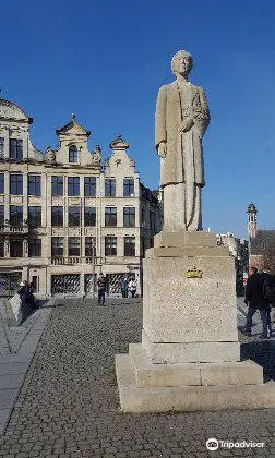 Queen Elisabeth of Belgium Statue