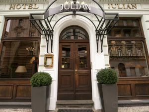 Hotel Julian