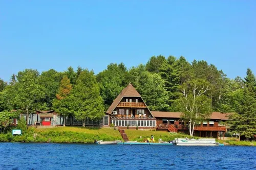 The Grand Tappattoo Resort, Ascend Hotel Collection Hotels in Seguin