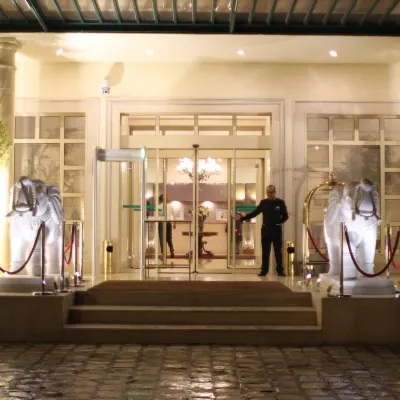 Acropole Tunis Hotels near Les Berges du Lac