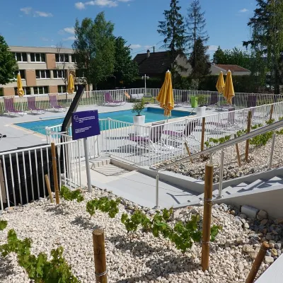 Novotel Dijon Sud Hotels near Valendons Tramway Station