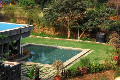 Manas Resort with Petting Zoo Hotels in Awal Khed