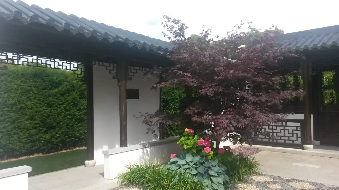 Hotels near St. Anne's Park