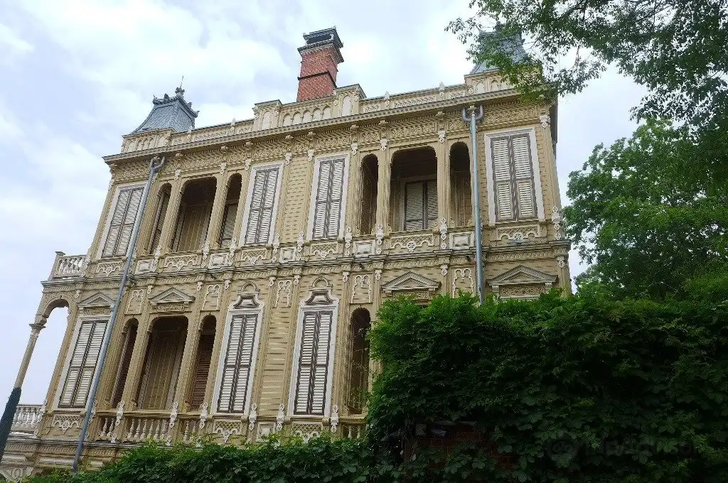 Büyükada Hesed Leavraam Sinagogu yakınındaki oteller