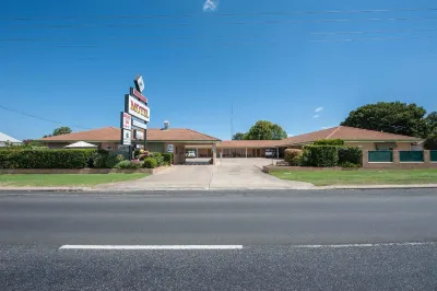 Buckaroo Motor Inn Hotels in Warwick