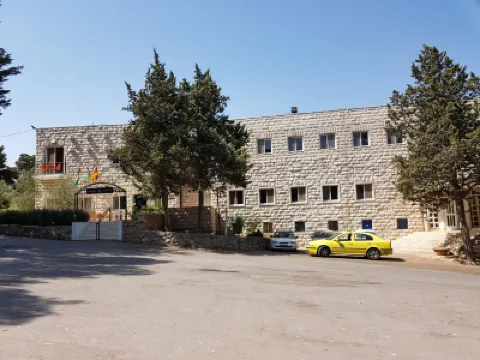 탈리타 쿠미 게스트하우스  호텔