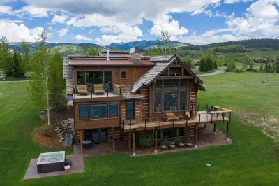 The Lodge at Bronze Buffalo Ranch Hotel a 