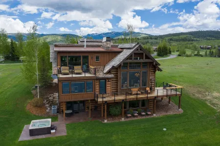 The Lodge at Bronze Buffalo Ranch