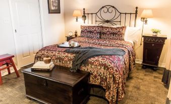 Vineyard Court Designer Suites Hotel