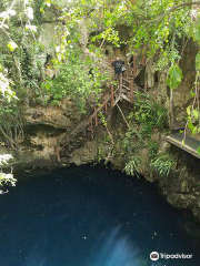 Cenote Yaal Utzil