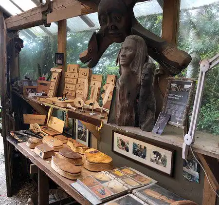 Hotels near Henry's Carving Shed