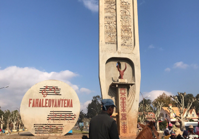 Monument Fahaleovantena