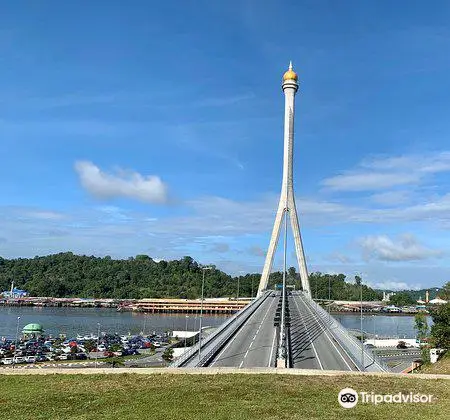 Raja Isteri Pengiran Anak Hajah Saleha Bridge