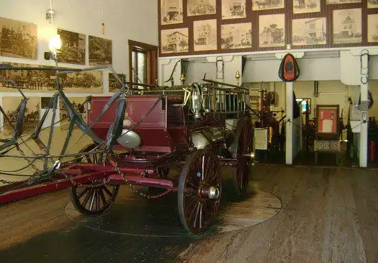 Old Plaza Firehouse 주변 호텔