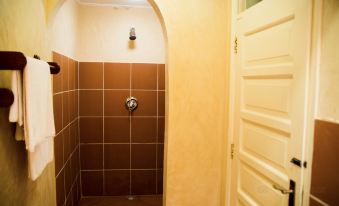 Footprints House - Housity