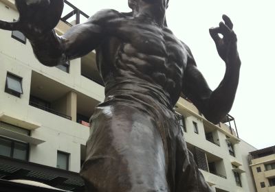 Bruce Lee Statue