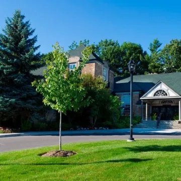 The Glenerin Inn Hotels near Erindale GO Station