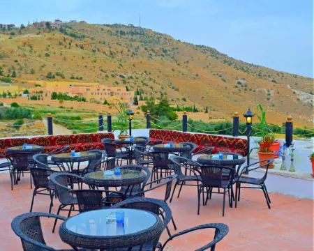 エドム ホテル ペトラのホテル