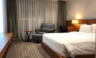 GOLDEN TULIP Incheon Airport Hotel & Suites