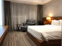 GOLDEN TULIP Incheon Airport Hotel & Suites Hotel dekat Incheon International Airport