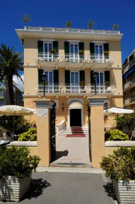 Hotel Villa Igea فنادق في سافونا