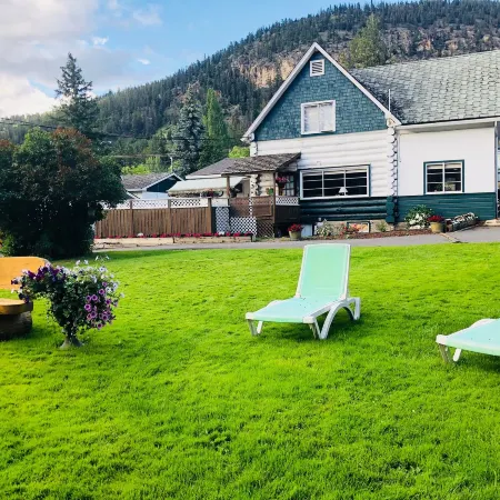 Lakeside Motel Отели в г. Уильямс Лэйк