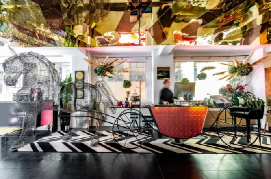 أديلفي هوتل Hotels near مسرح ريجنت
