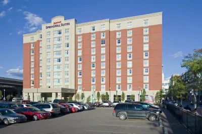 SpringHill Suites Pittsburgh North Shore Отели рядом с достопримечательностью «Senator John Heinz History Center»